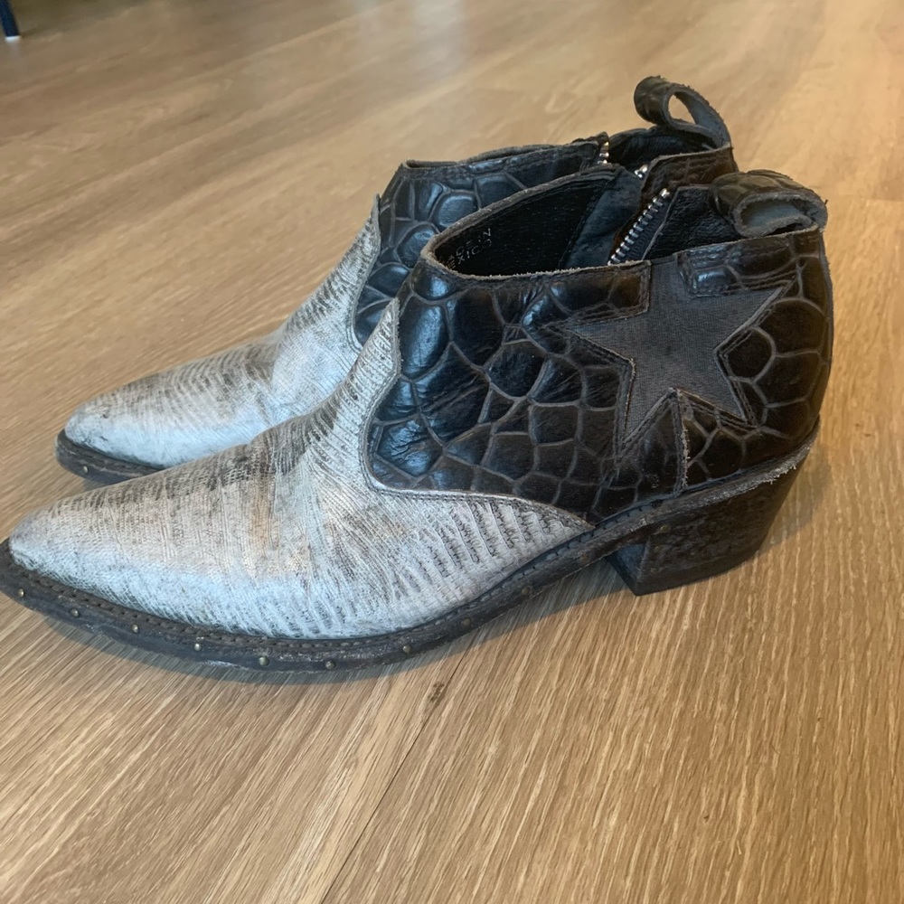Free People low ankle cowboy Boots